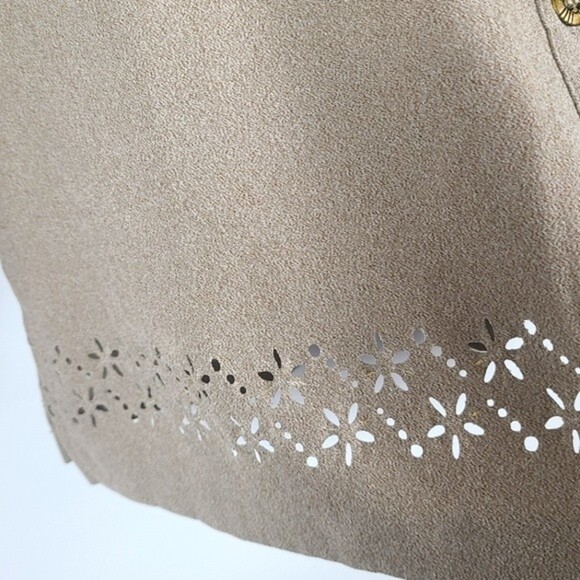 Alfred Dunner Women's Mocha Faux Suede Top Tunic Blouse Size 16 - Picture 6 of 13